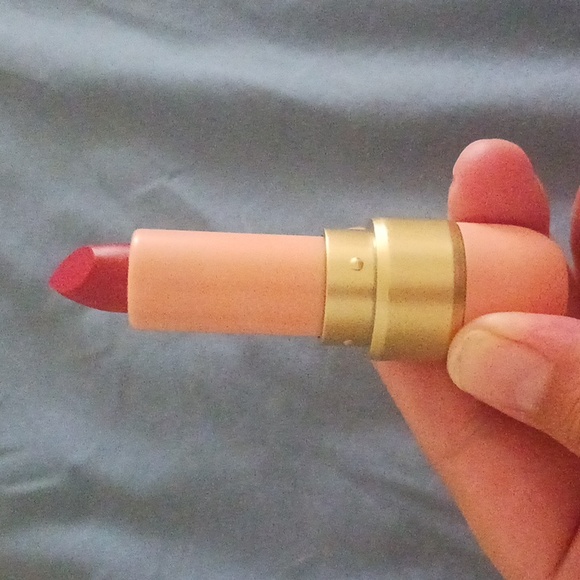 Kiss Me Lipstick - Picture 3 of 3